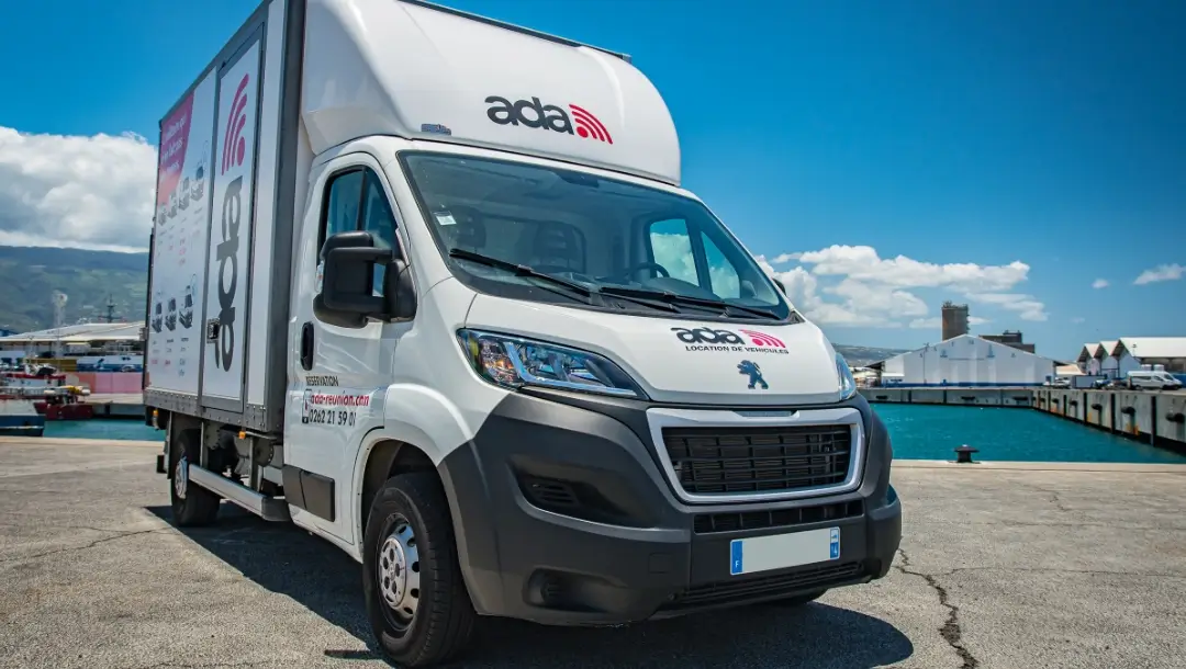 ADA Réunion location, Catégorie Camion cellule 15m³ avec Hayon