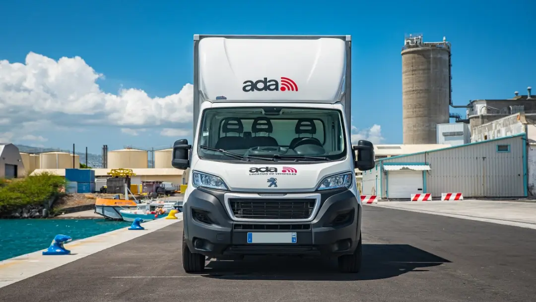 ADA Réunion location, Catégorie Camion cellule 15m³ avec Hayon
