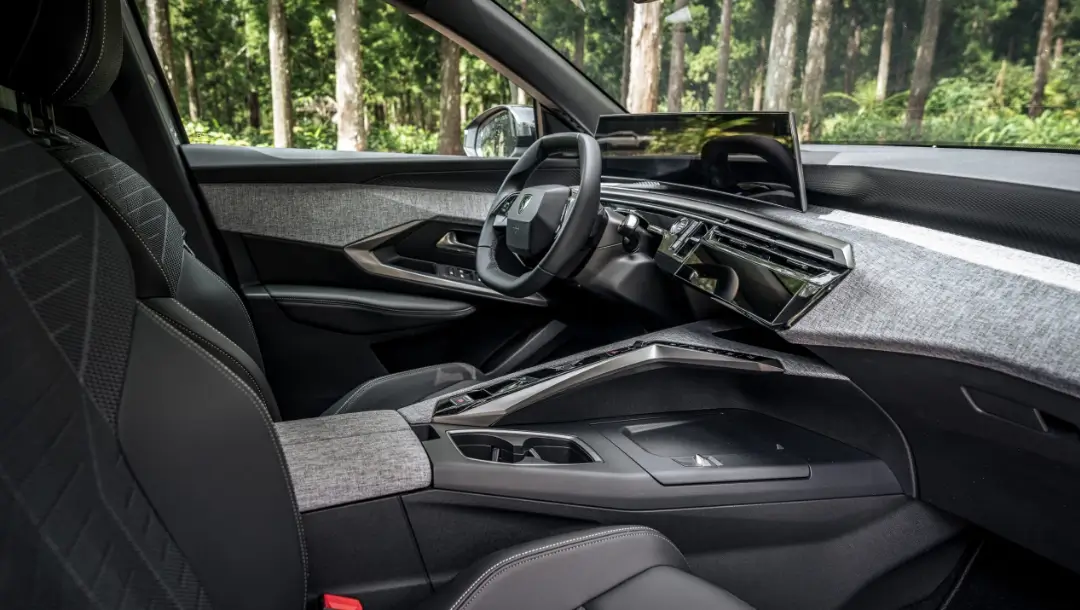 ADA Réunion location, catégorie hybride