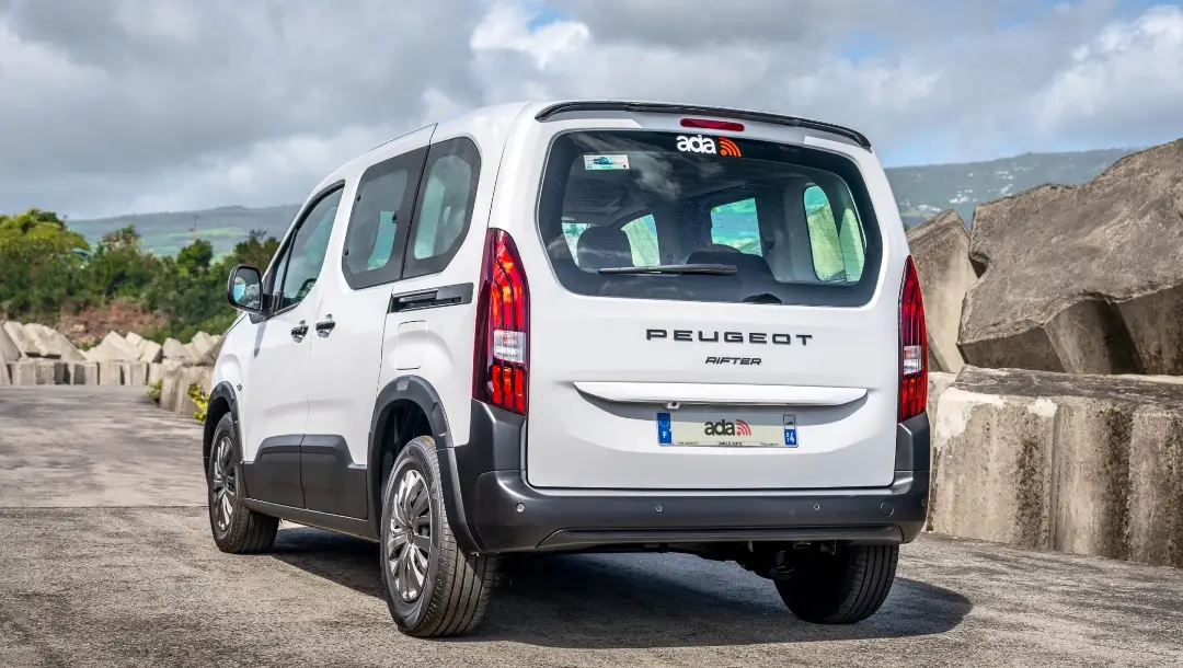 ADA Réunion location, catégorie Minibus