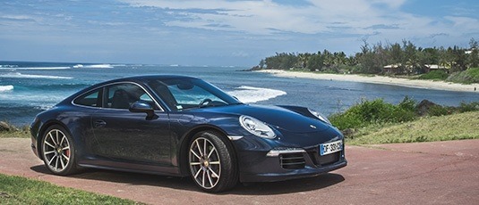Porsche-Carrera-4-S-reunion