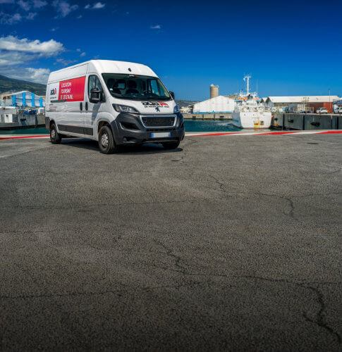 catégorie Petit Camion 13-14m³ - Ada Réunion