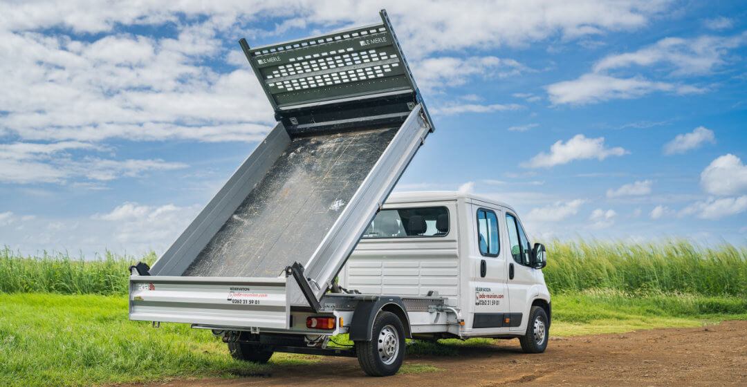 ADA Réunion location d'utilitaires, catégorie Camion Benne